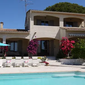 Grand Dans Maison Avec Piscine Privée Fréjus
